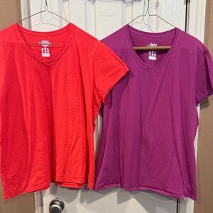 Champion v-neck short sleeve cotton tees. Bundle of 2. Sz XL